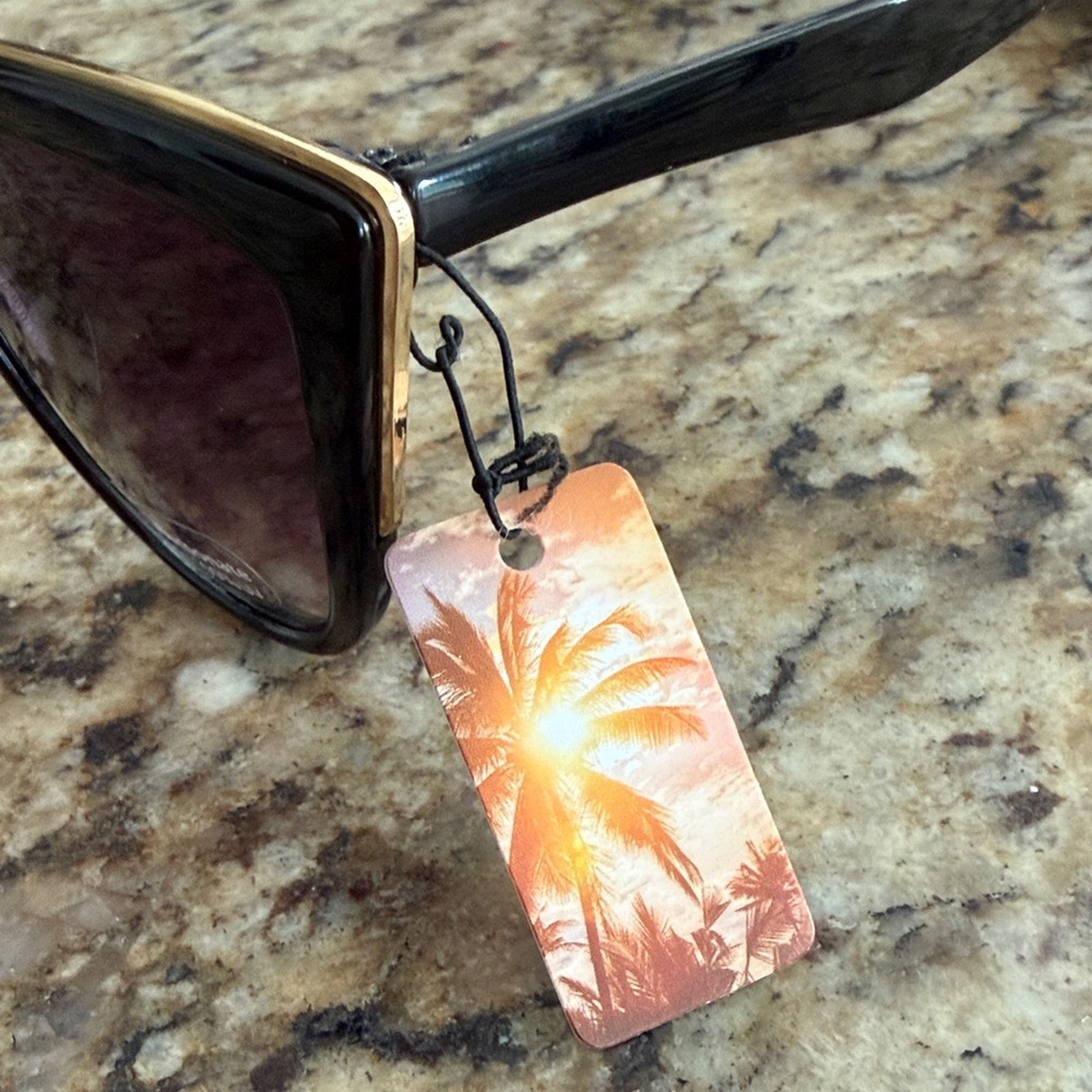 Black & Gold Statement Sunglasses | Chic Cat-Eye Style | 💯UV Protection - Picture 8 of 8